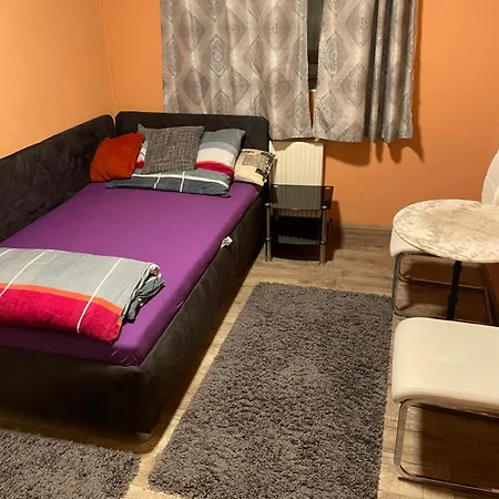 Monteurzimmer Igo بيت ضيافة *